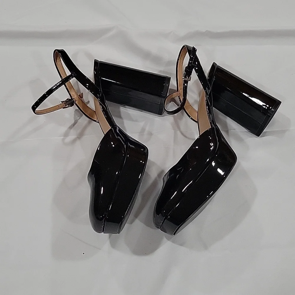 Heels - Picture 2 of 4